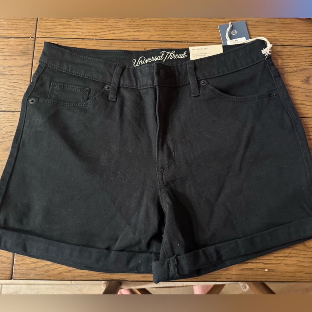 Universal Thread Black Women's Shorts size 10 NWT